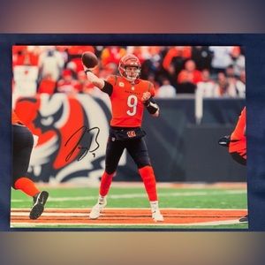 Joe Burrow Autographed Photo Cincinnati Bengals 8.5x11